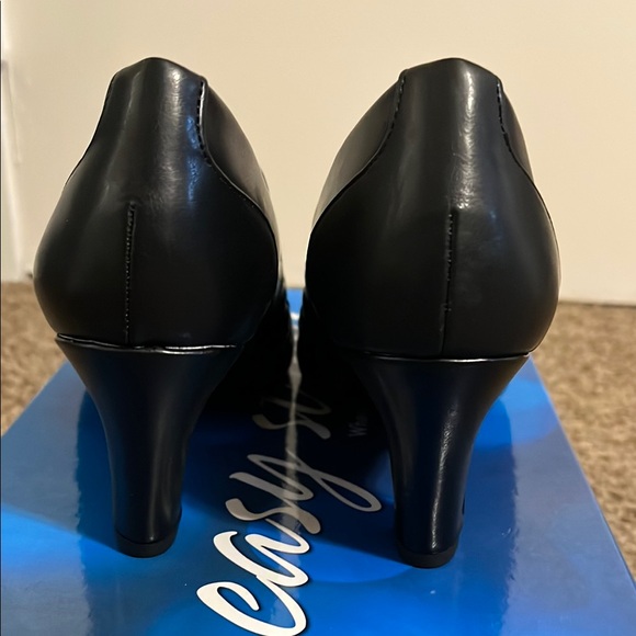 Easy Street Black Heels - Picture 6 of 8